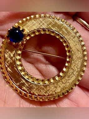 Gold-Tone Circular Brooch with Deep Blue Stone - Women's Jewelry